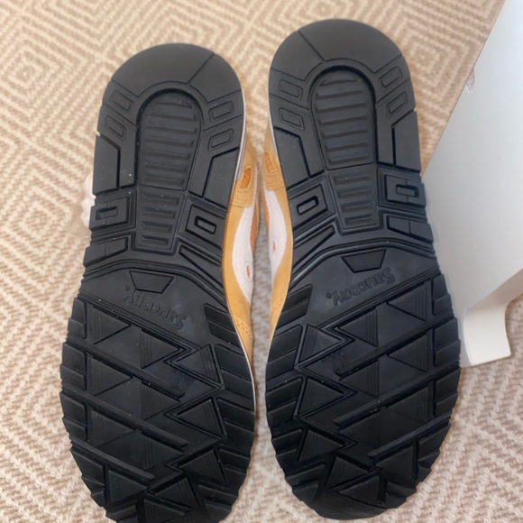 Saucony NEW IN BOX- Mens 9. Shadow 5000 Running Shoes MEN’S SIZE 9. /WNM- 10 1/2 - Picture 9 of 9